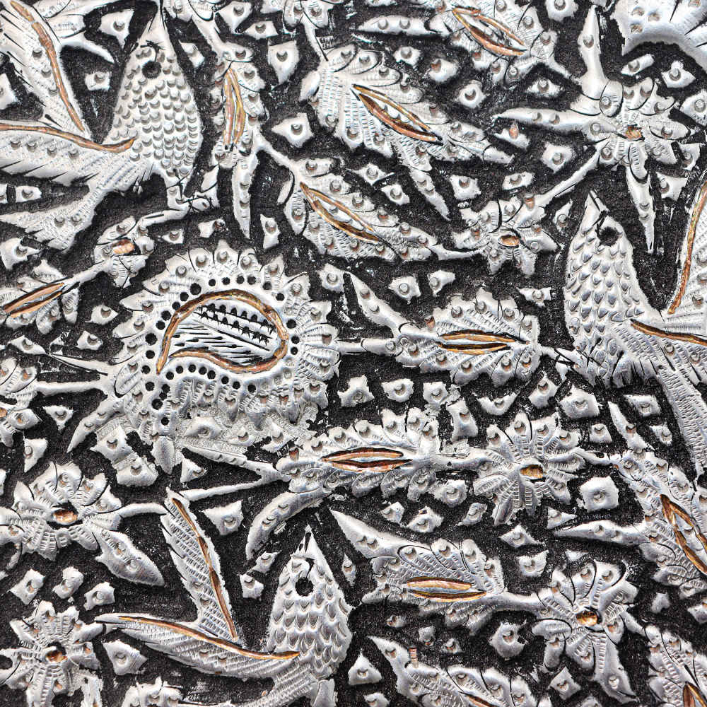 波斯雕刻铜盘 精美动物纹样