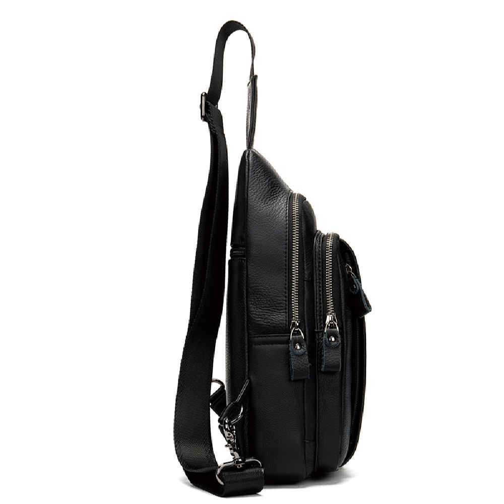 皮革斜挎肩包，多隔层设计