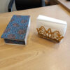 Thumbnail 2: 金色纸巾盒 – 时尚室内装饰