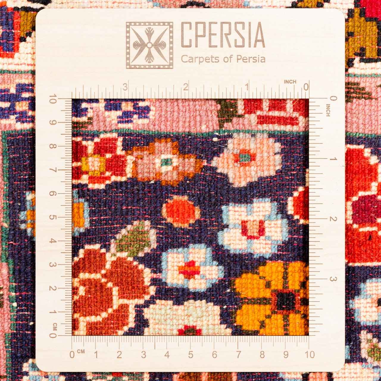 正宗波斯羊毛地毯,手工结制,产自博贾努德 花卉有边框