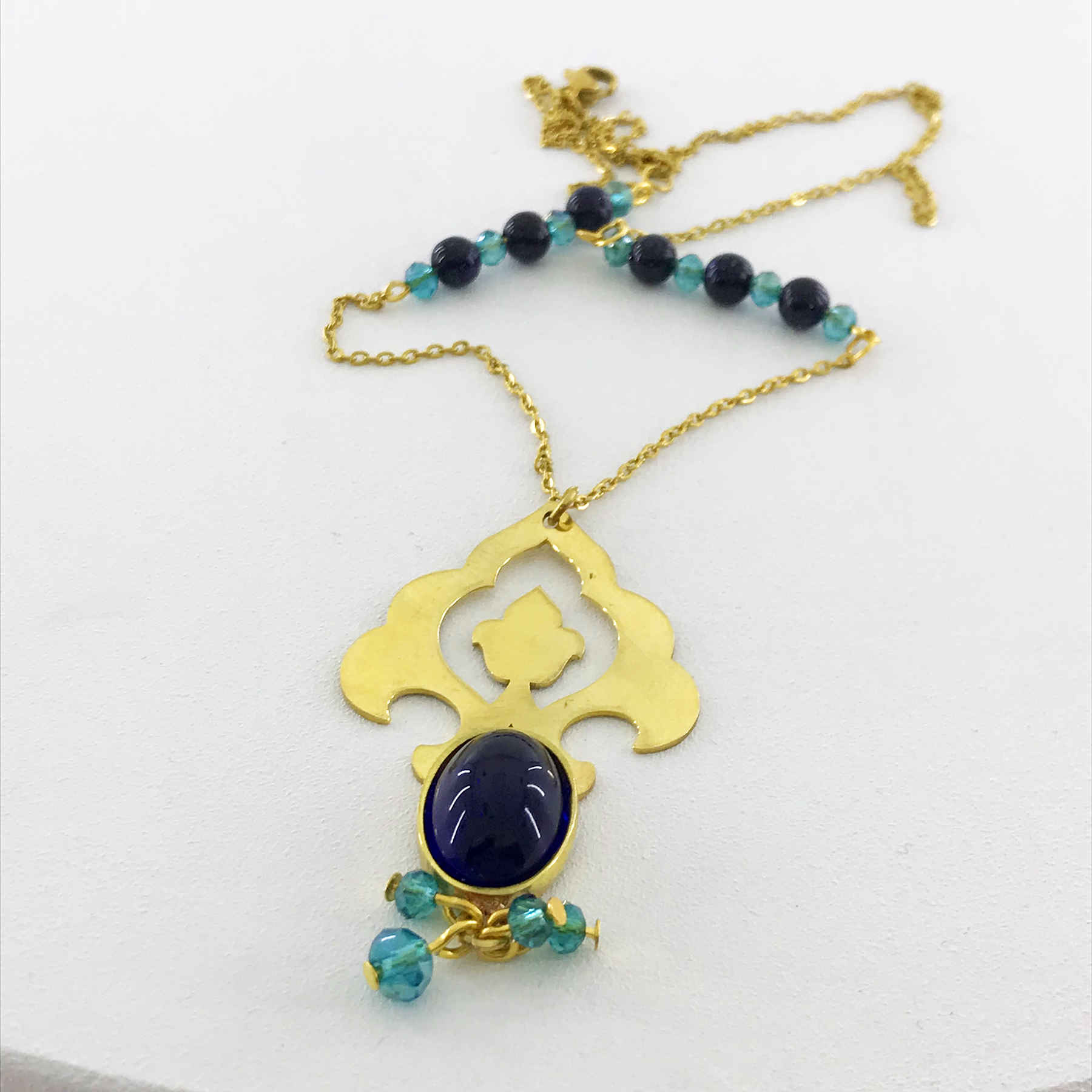 女士黄铜项链——波斯传统主题，配玛瑙