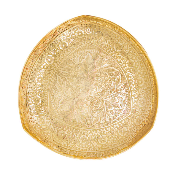 黄铜甜点托盘，精美雕刻优雅