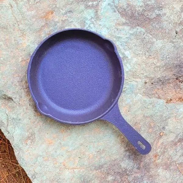 Main image of 铸铁平底锅 – 露营及户外烹饪用，20 厘米