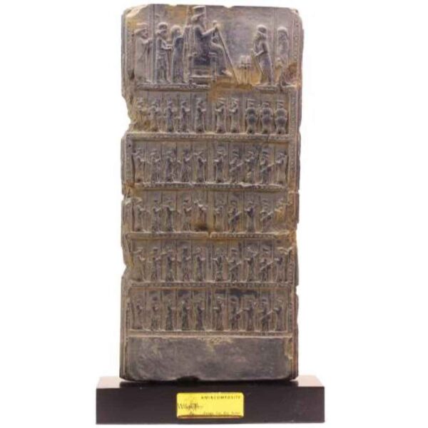 王座上的大流士 古波斯风格铭文复制品