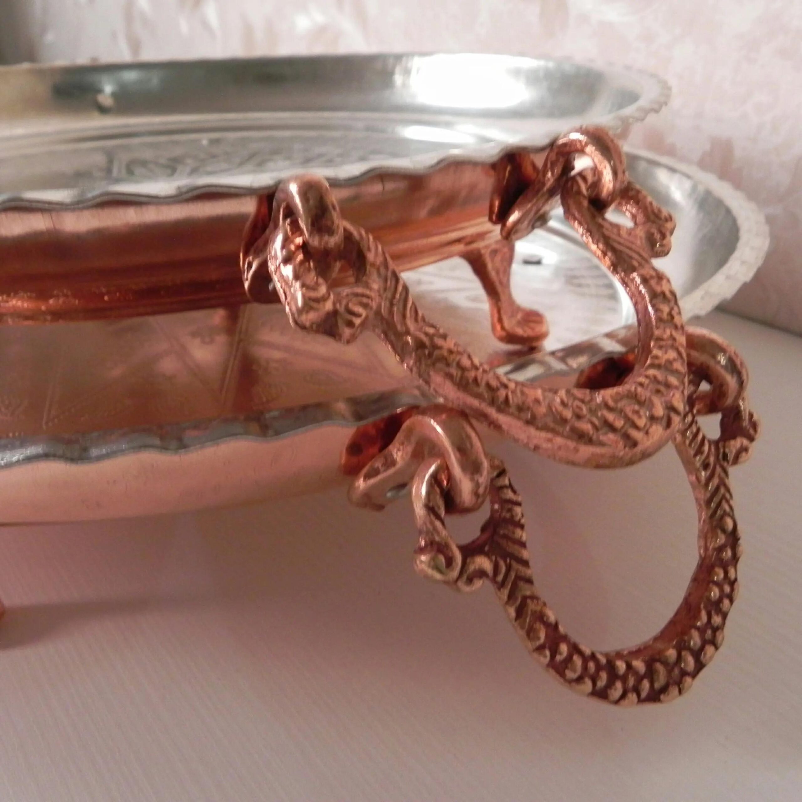 波斯铜餐盘，锤纹脚座