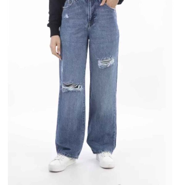 宽松破洞休闲牛仔裤