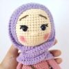 Thumbnail 3: 《阿米古鲁米手工钩针带头巾布偶 — 伊斯兰设计 | 儿童软毛绒玩具》