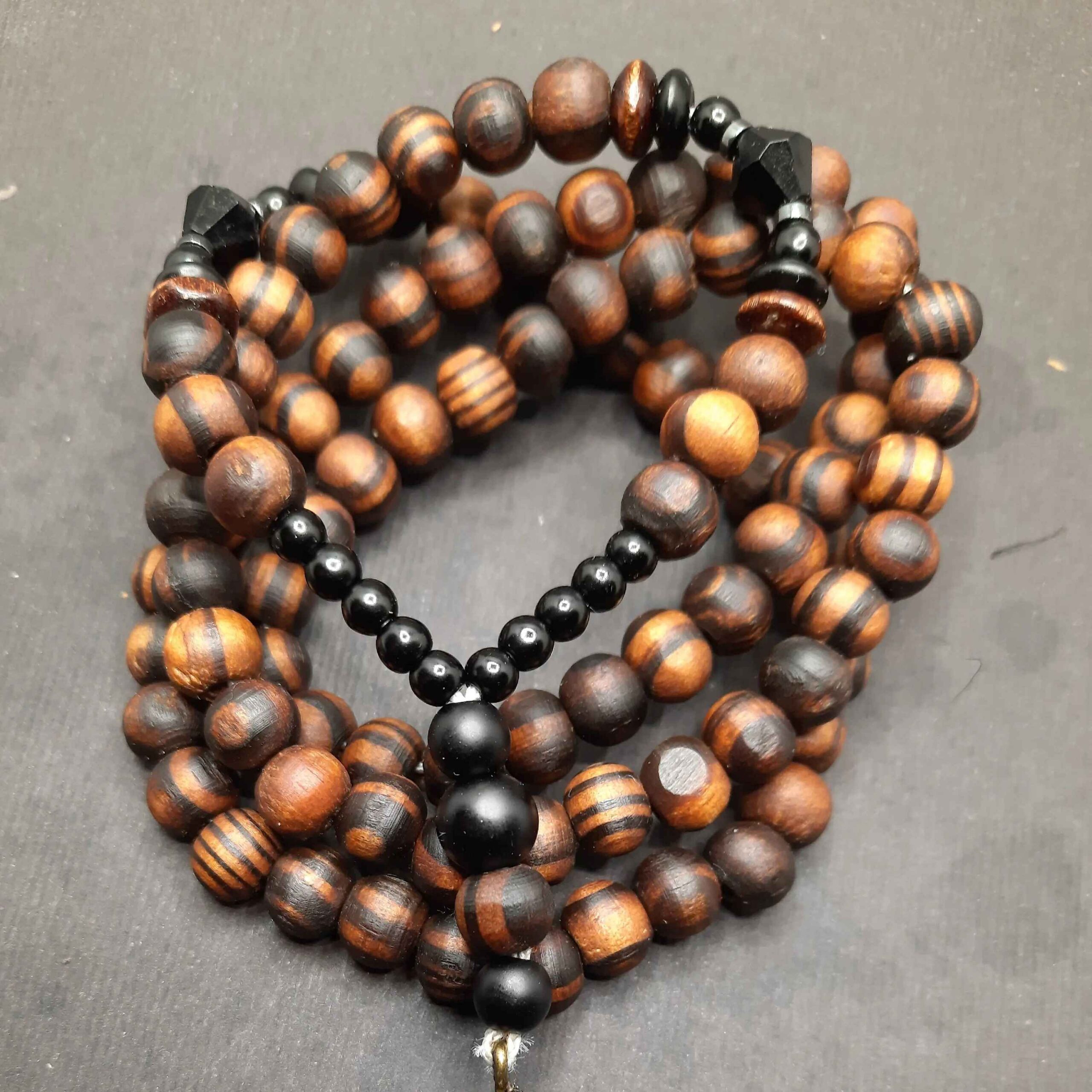 伊斯兰木质项链——手工雕刻Allah吊坠