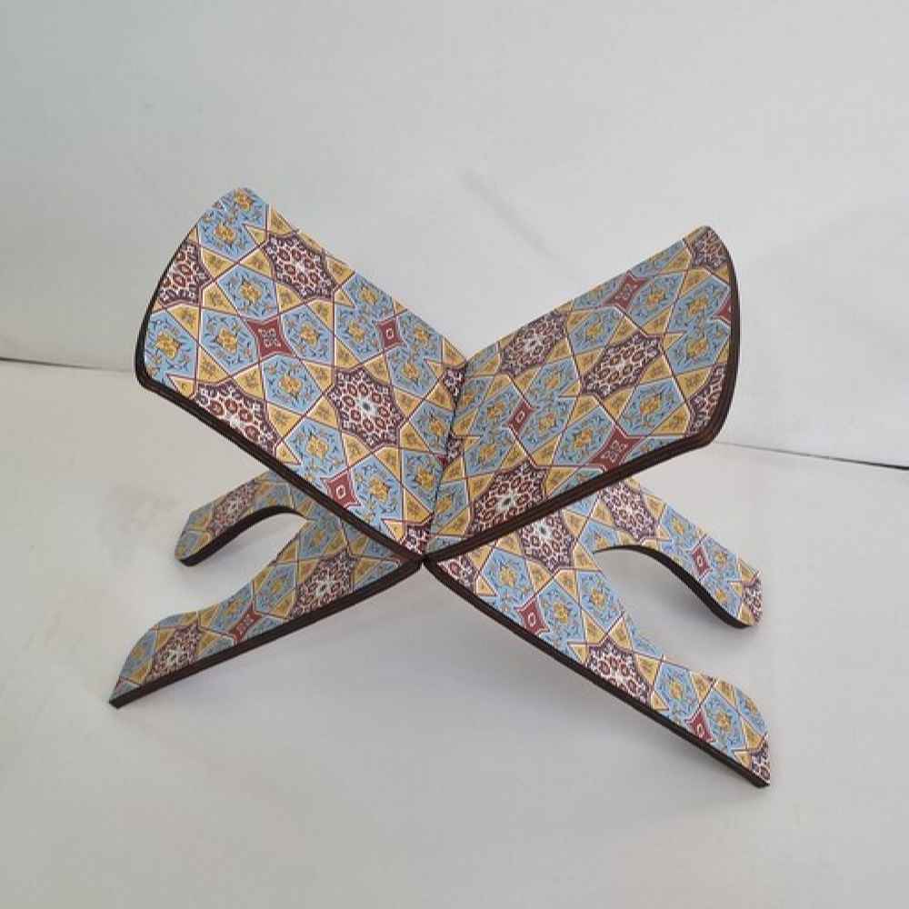 Main image of 可折叠木制《古兰经》支架——几何伊斯兰图案