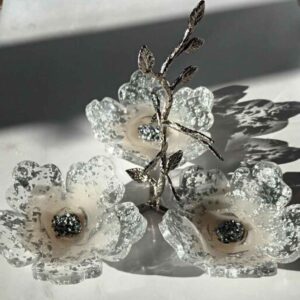 树脂坚果和甜点托盘 花卉设计
