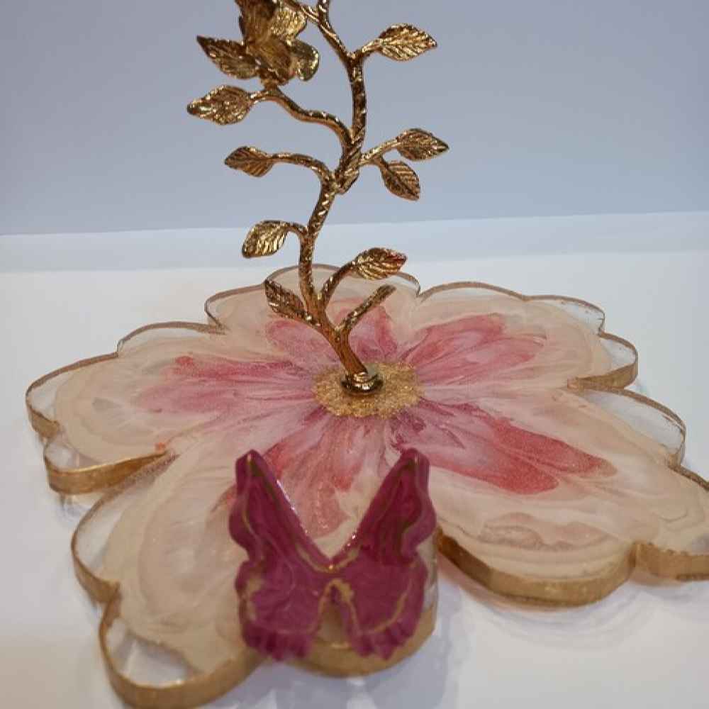 Main image of 树脂托盘 带黄铜叶子底座和3D蝴蝶