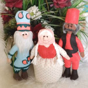 《哈吉·菲鲁兹、南妮·萨尔玛和阿穆·诺鲁兹布偶套装 — 七件展示完美选择》