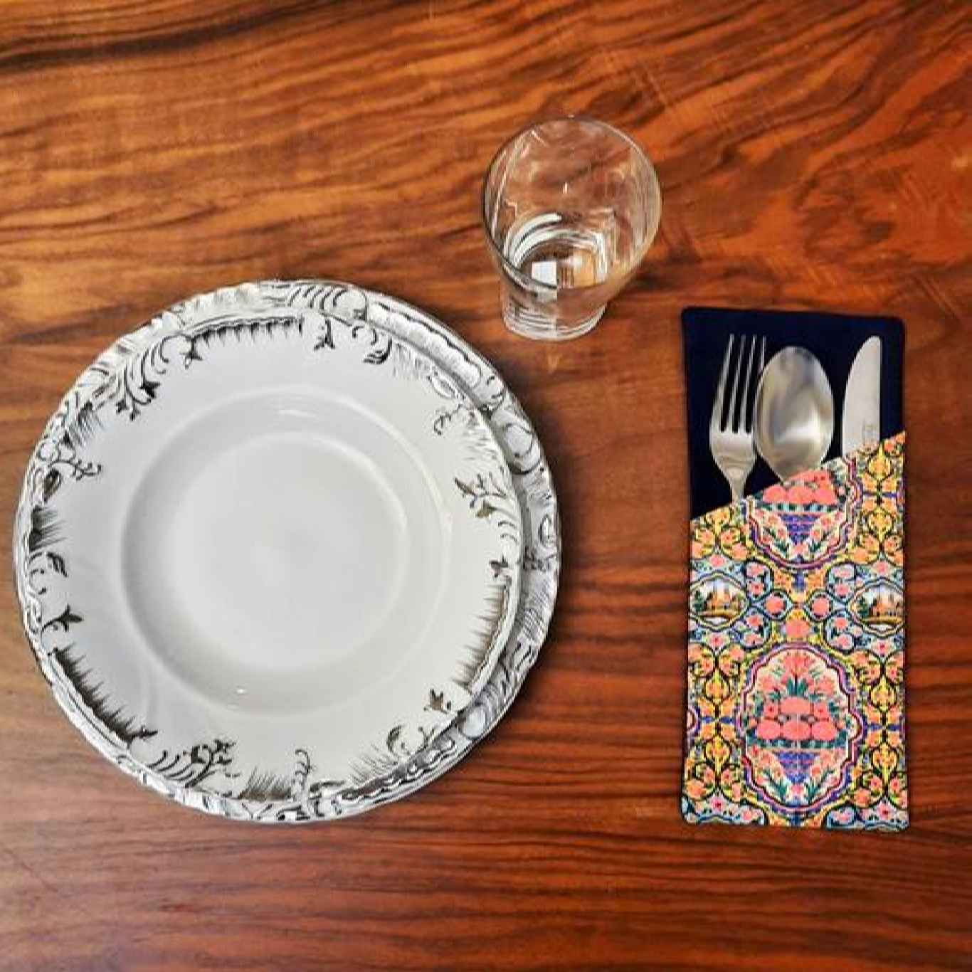 天鹅绒餐具袋 – 精美花卉设计时尚摆设