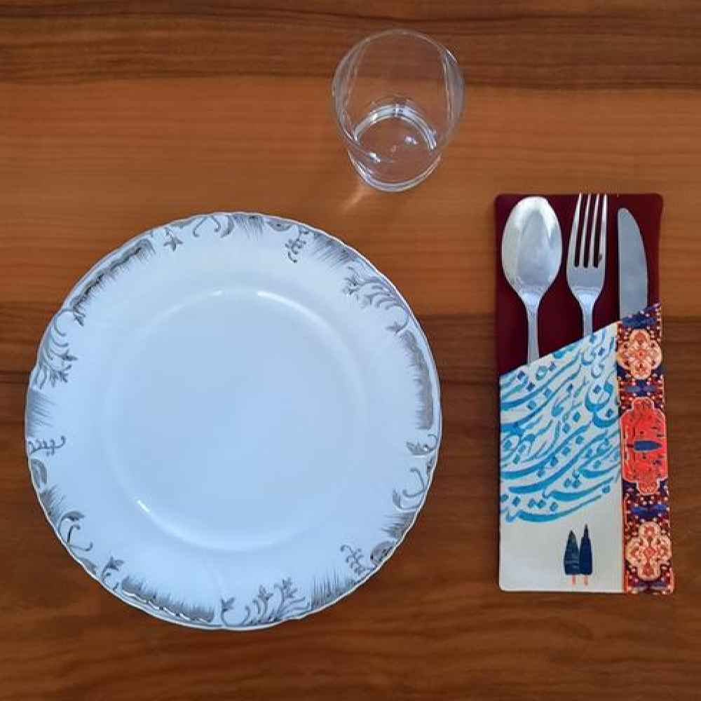 天鹅绒波斯书法餐具袋 – 时尚餐桌布置款