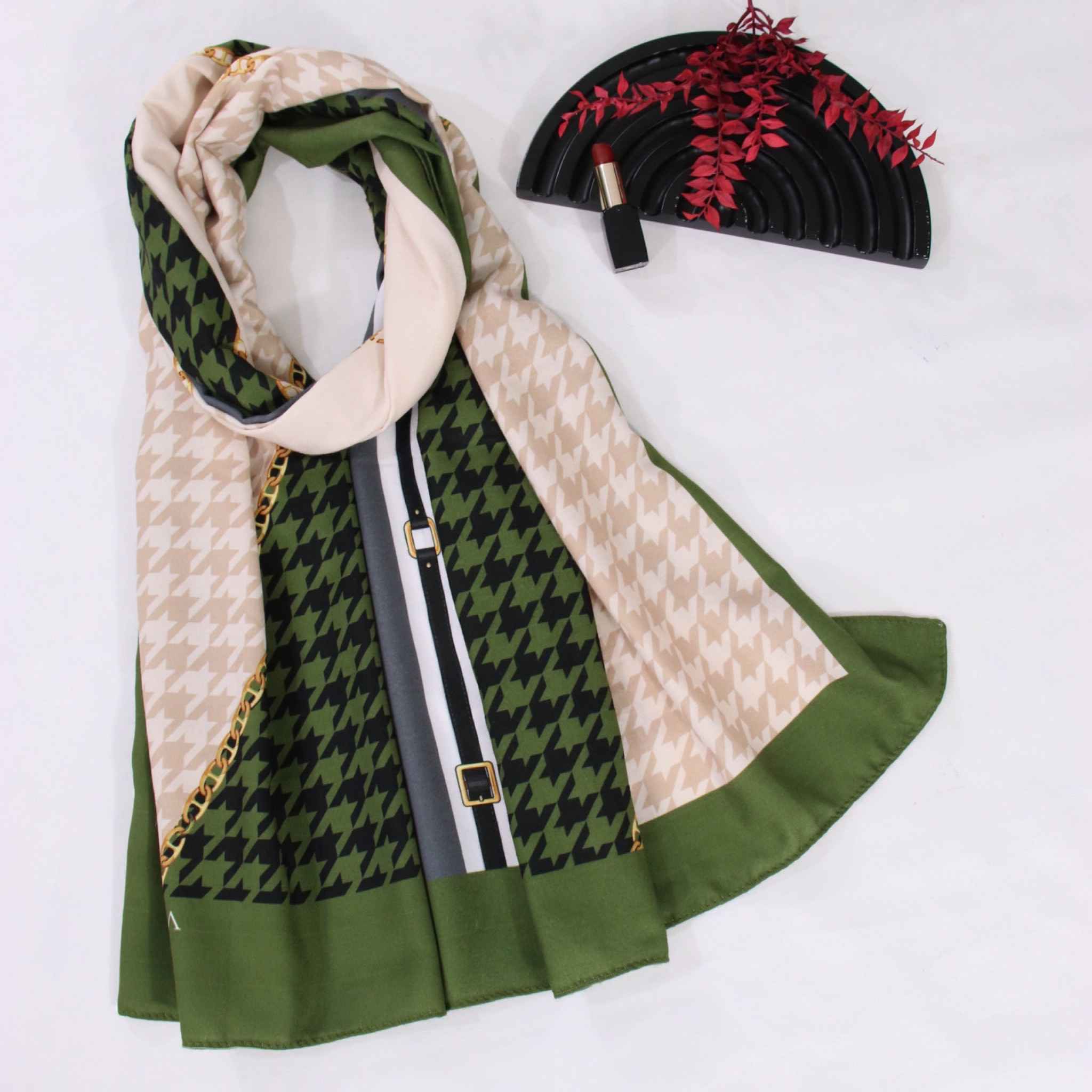 女士印花披肩 – 艺术感轻盈，犬牙格纹款