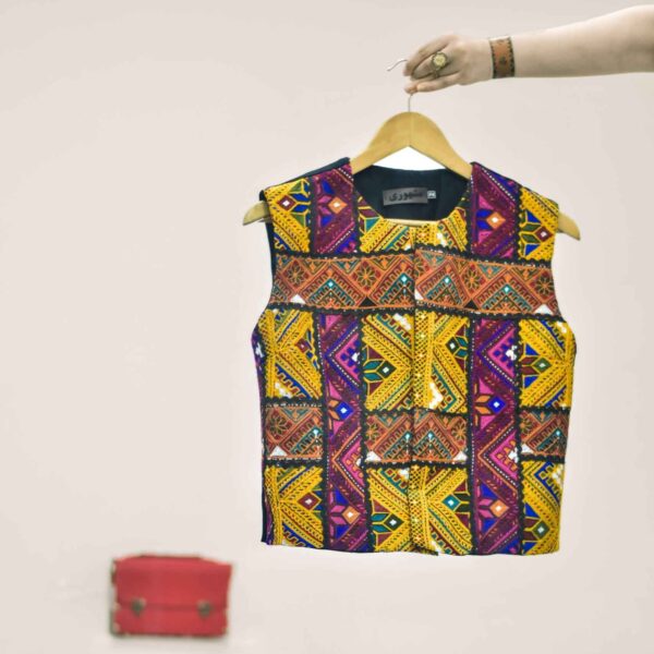 女士马甲——波斯刺绣拼布设计