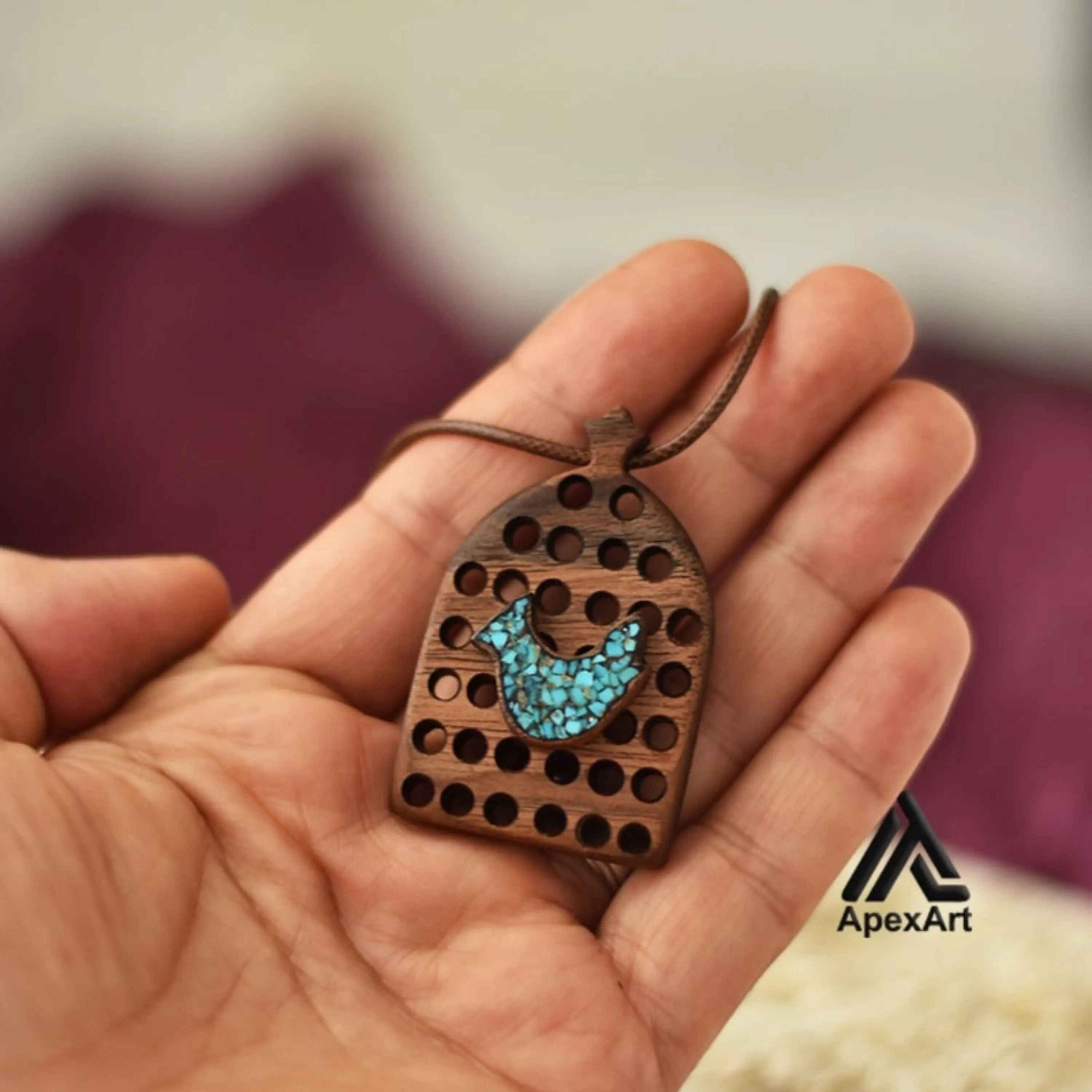 雕刻木吊坠配绿松石宝石 手工艺术 Amin鸟