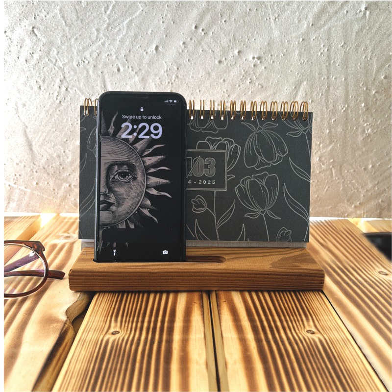 1403波斯桌面日历 月历 浅棕色底座