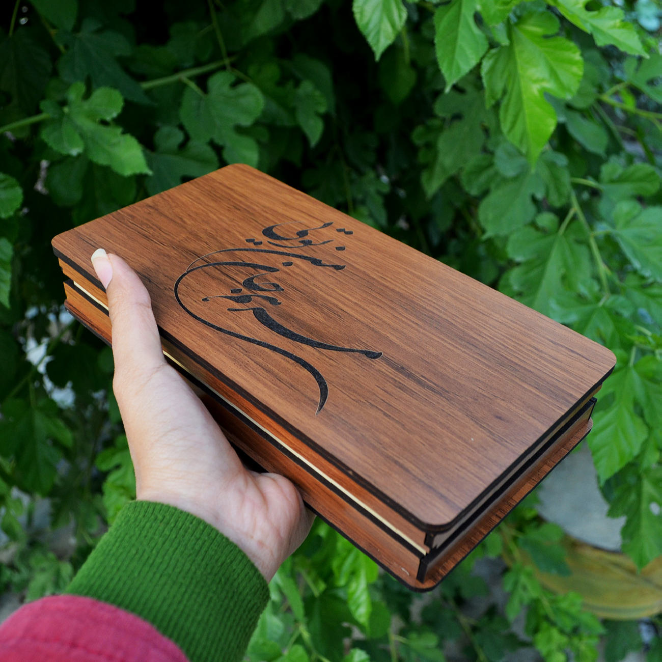 礼品用木盒——波斯书法图案