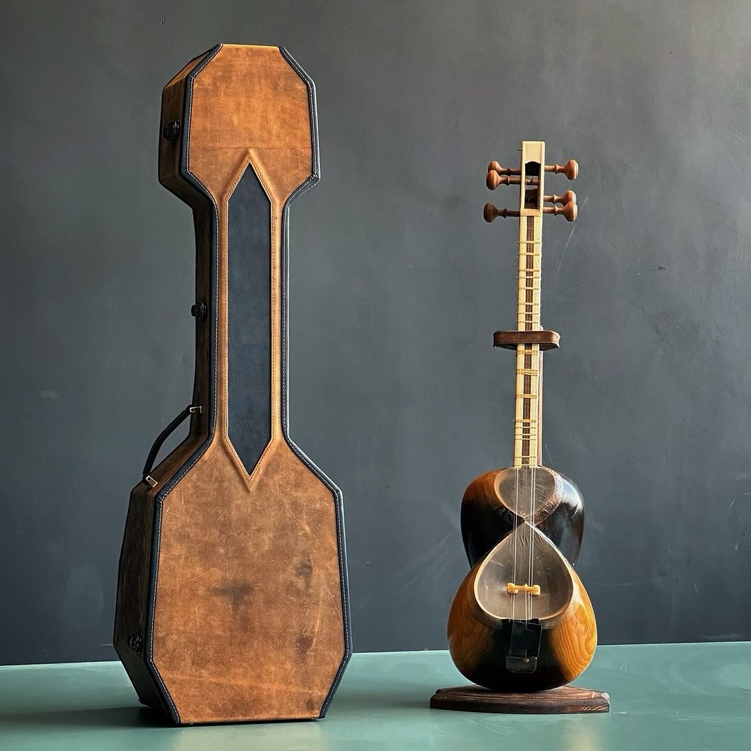 Main image of 波斯塔尔乐器硬壳盒 手工云杉木与皮革