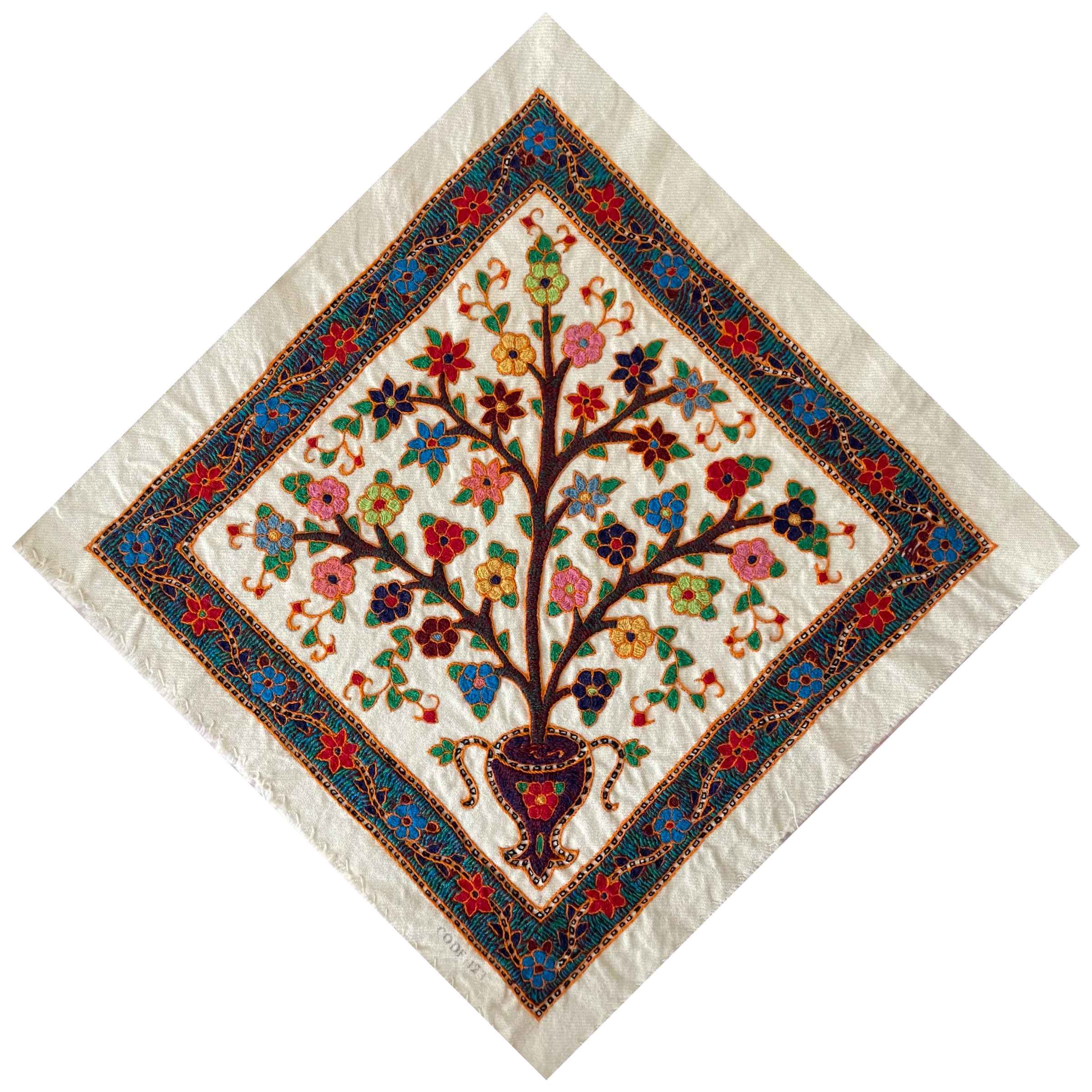 Main image of Pateh Kerman 优雅手工桌布 – 生命之树
