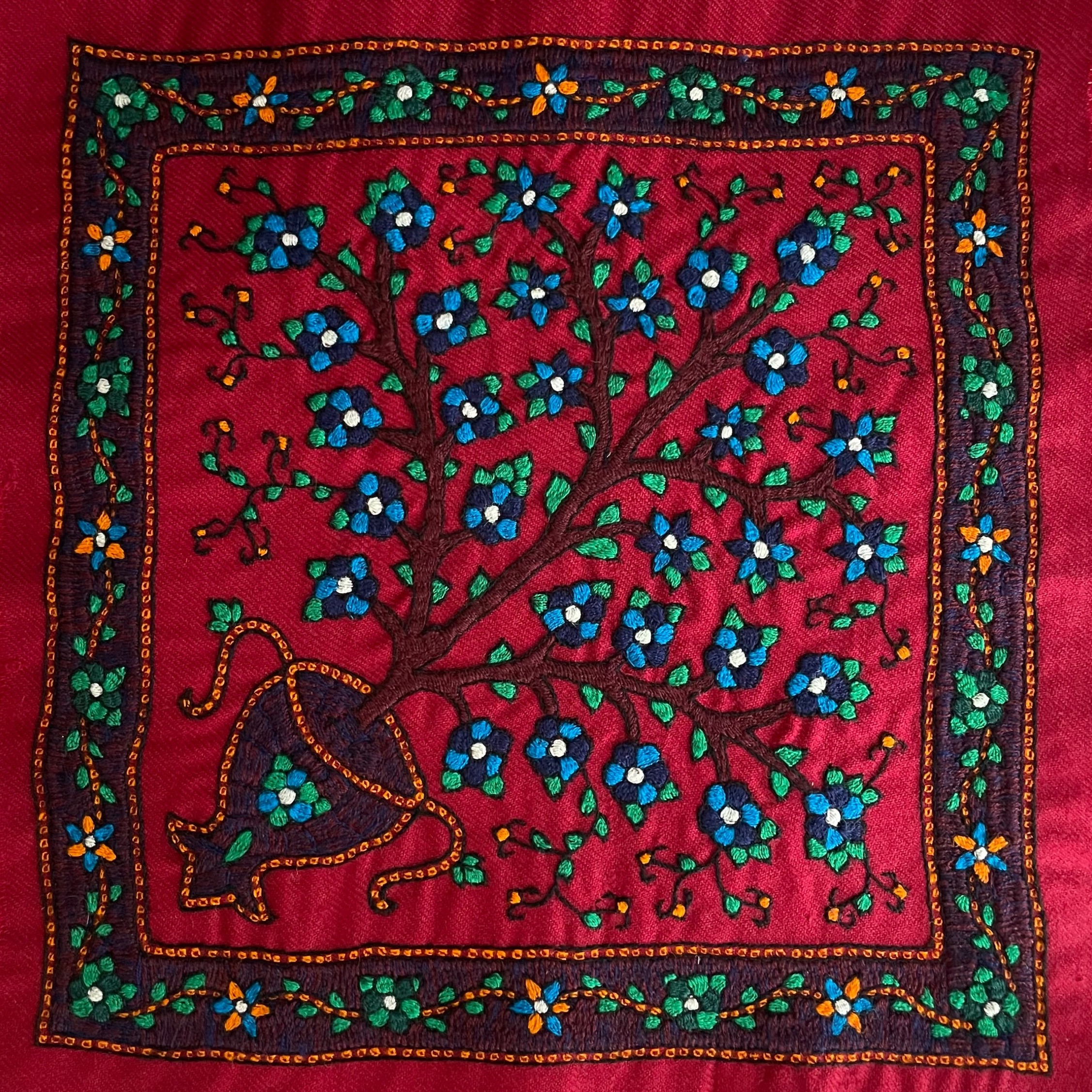 Main image of Pateh Kerman 优雅桌布 – 生命之树