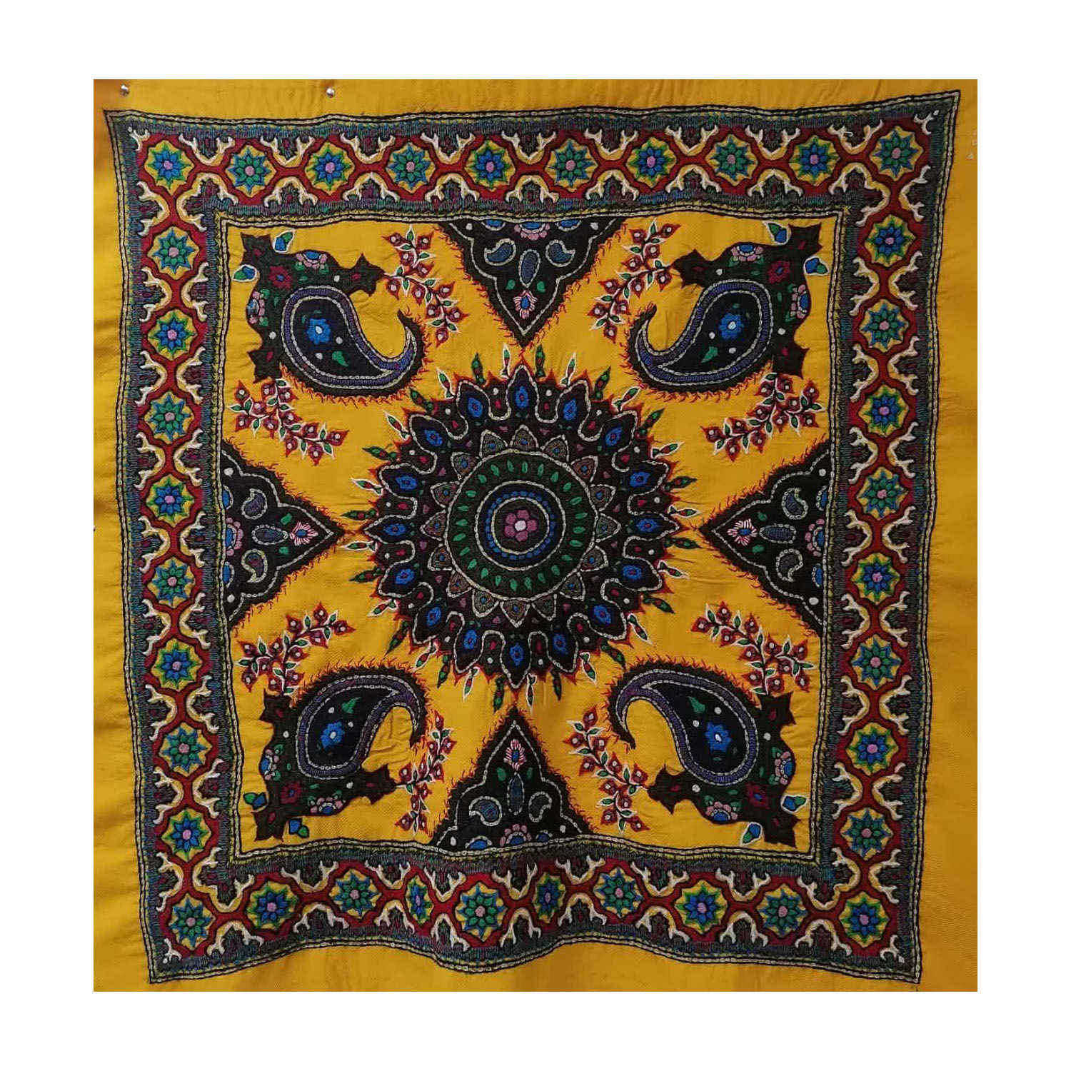 Main image of Pateh Kerman 优雅桌布 – 黄色天堂