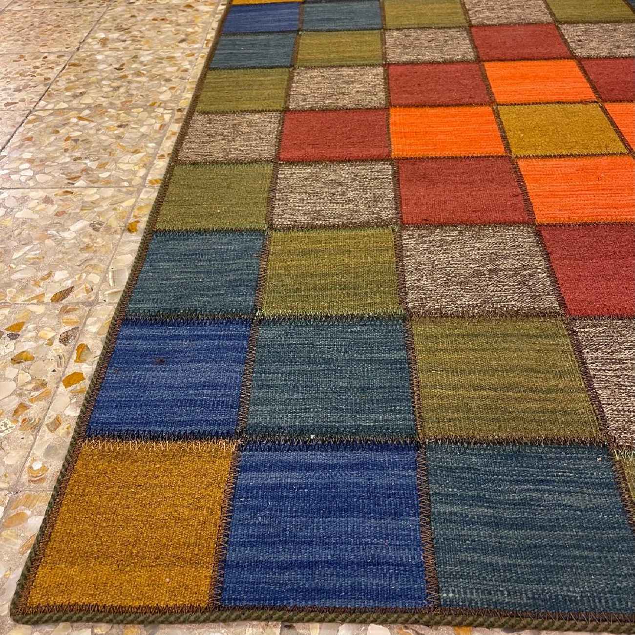 真正波斯羊毛基利姆地毯 手工编织 红色方格图案