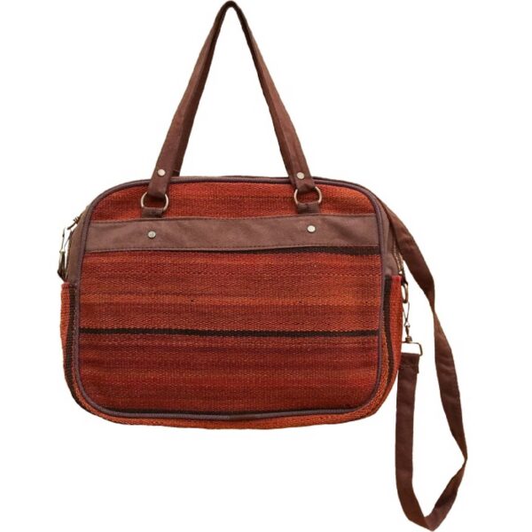 具有传统波斯设计的民族风 Kilim 斜挎包