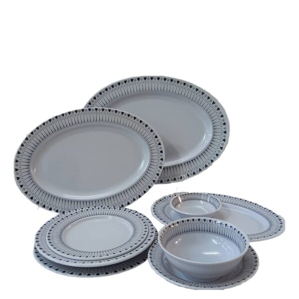 白色美耐皿餐具套装 – 6人份，坚固不易破