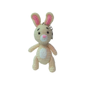 手工钩针钥匙扣 – 黄色兔子造型