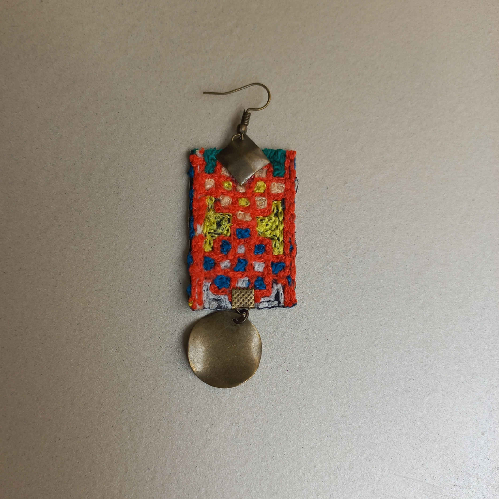 波斯刺绣耳环 – 传统红色刺绣款