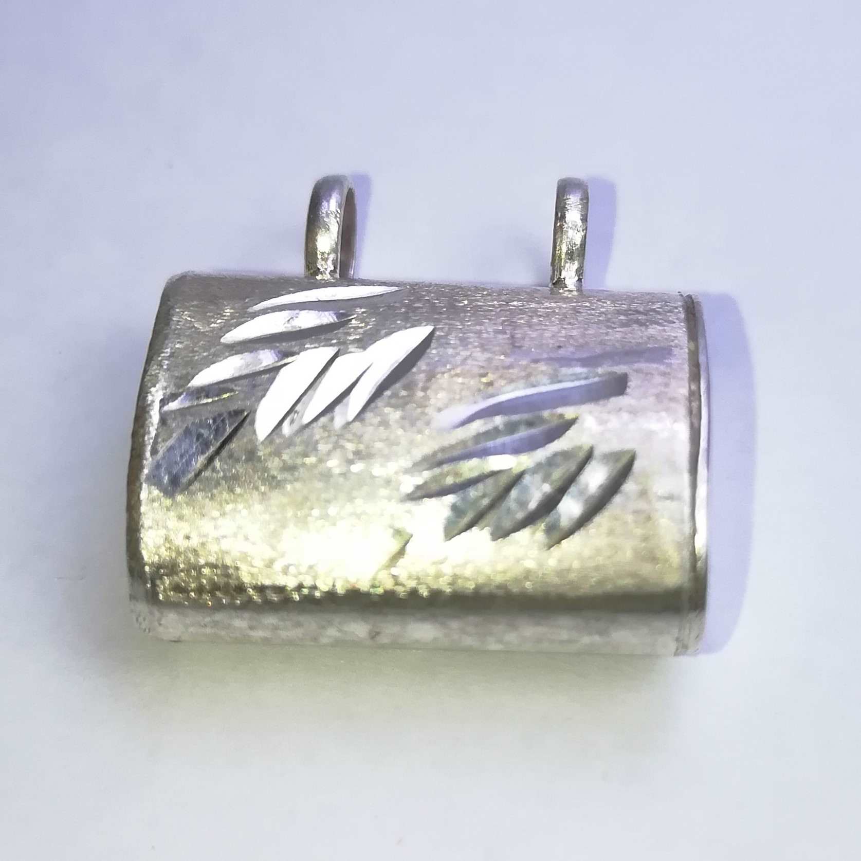 什叶派伊斯兰银吊坠珠宝，带伊玛目贾瓦德护符