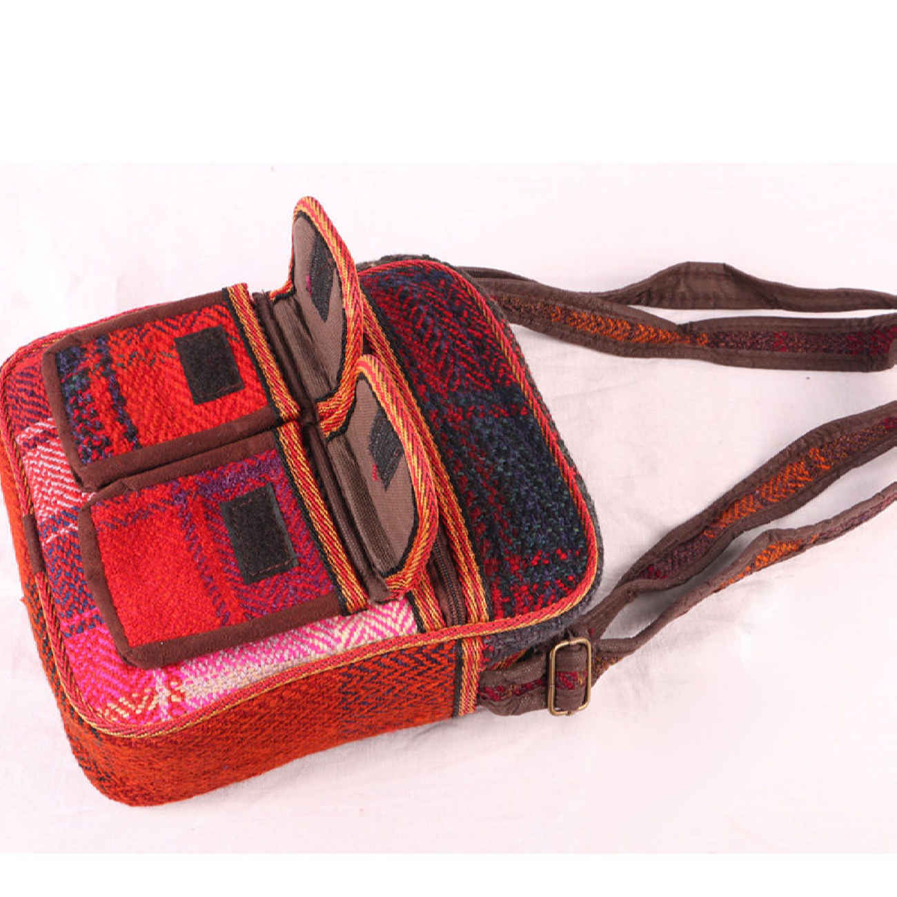 手工波斯风格斜挎肩 Jajim 包，女士款