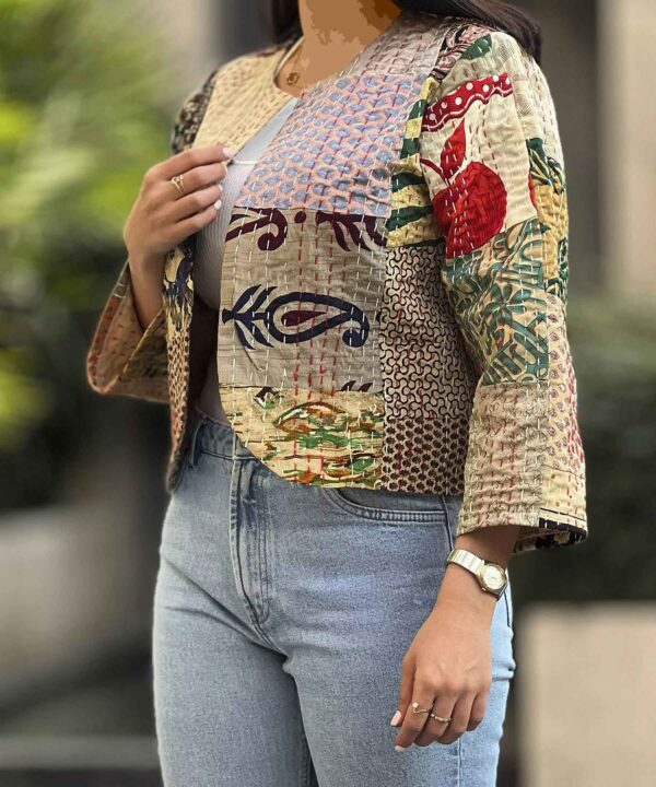 波斯女款短款刺绣曼托