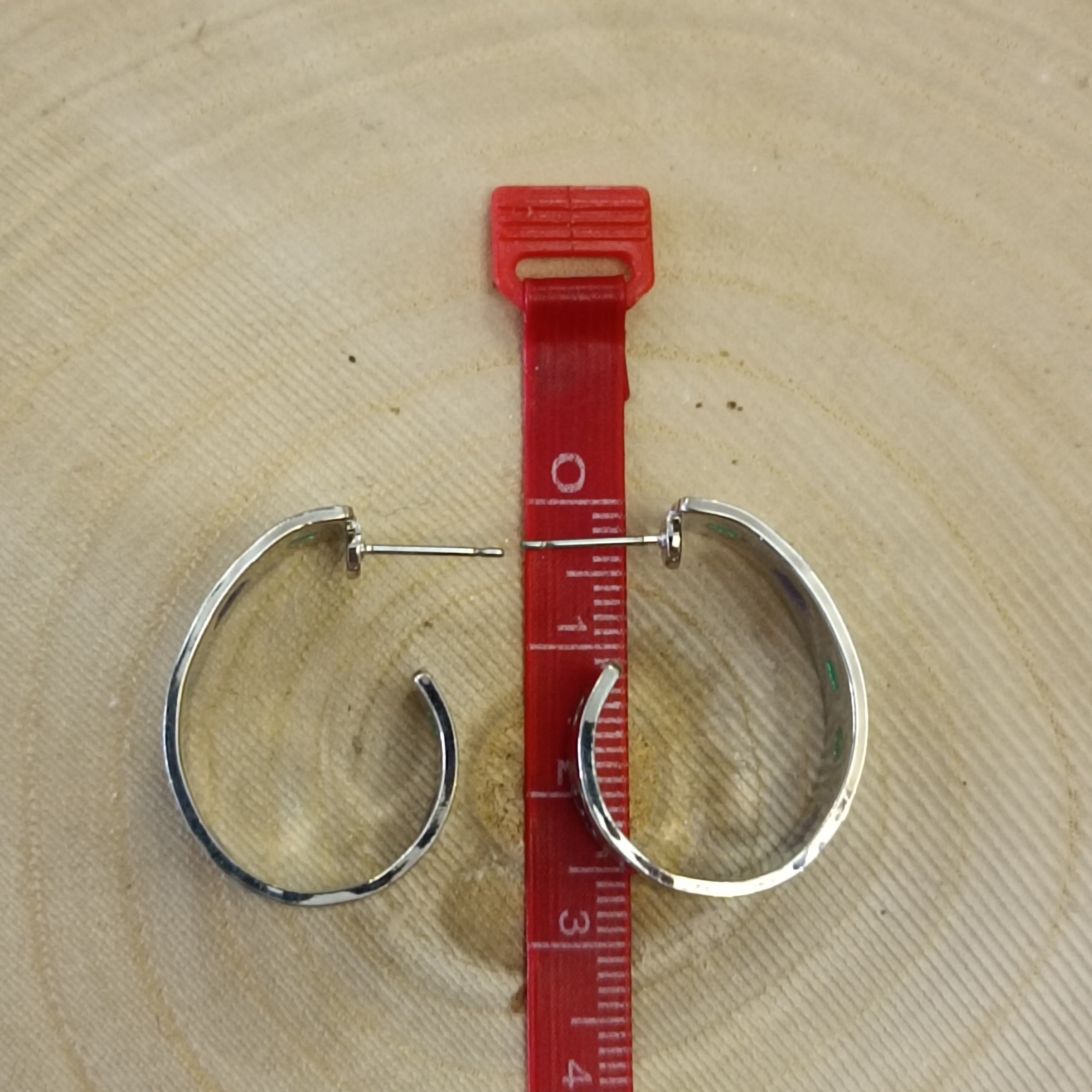 女士金属耳坠 – 印度花卉设计