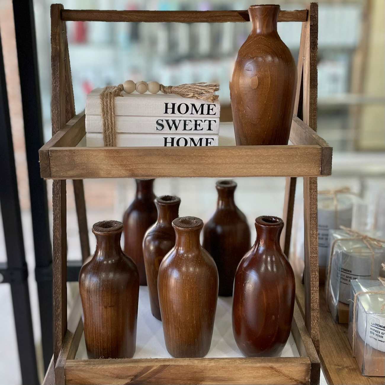 装饰小花瓶 – 天然实木 手工制作 深棕色