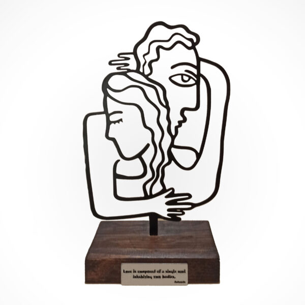 金属极简雕塑艺术品 – 拥抱情侣造型