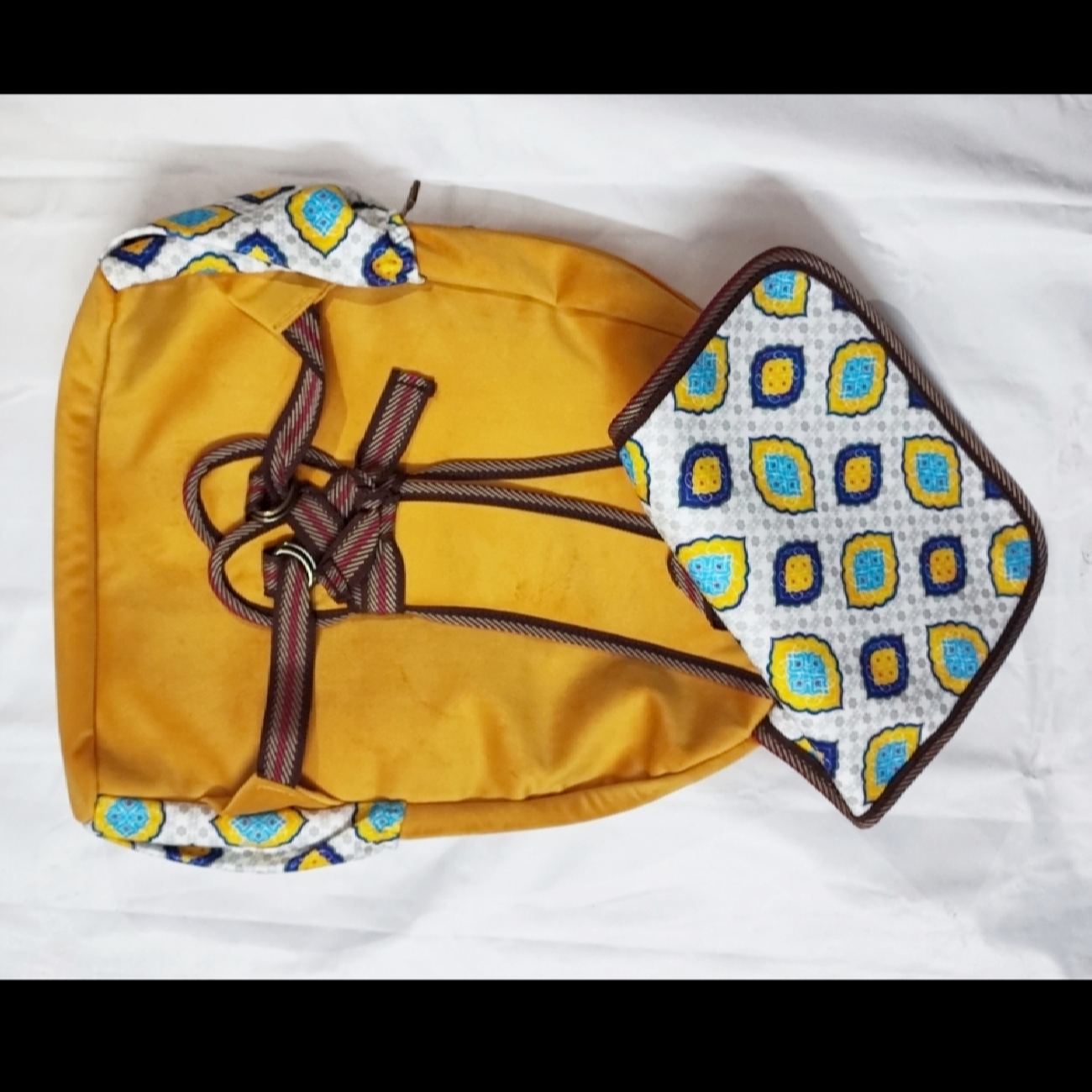 人造皮女士背包 – 民族风图案 Ario 款