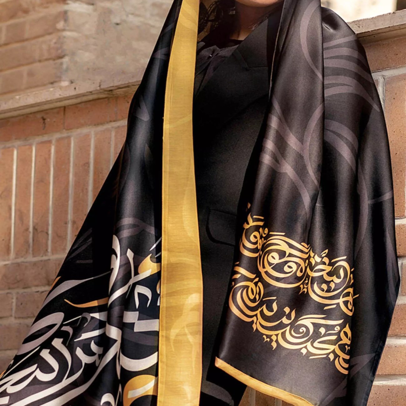 Main image of 波斯披肩 – 双面女士书法印花设计