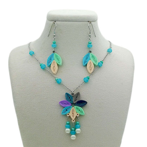 女士钢制珠宝套装，手工制作，款式花朵