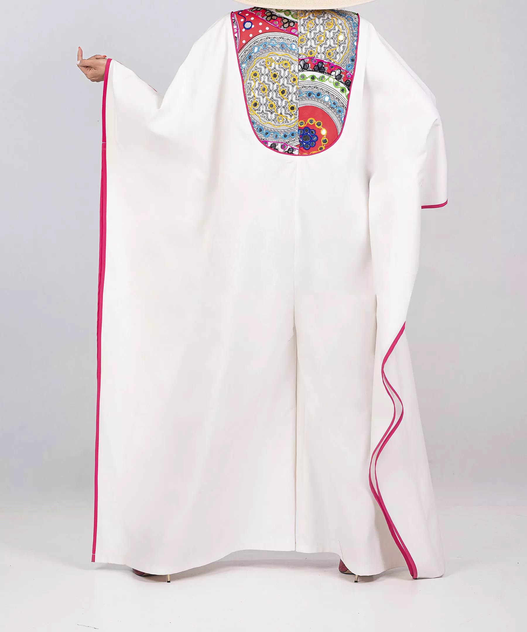 女士阿巴亚长袍——日常刺绣设计