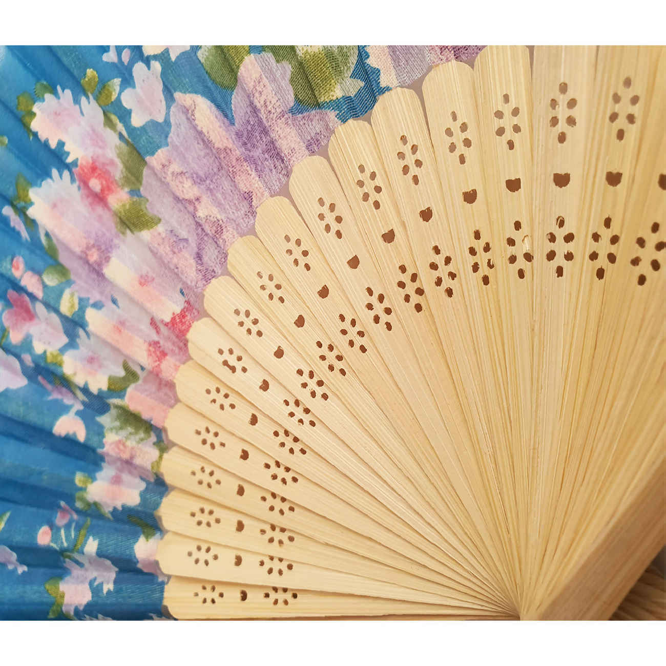 折叠手扇 – 花卉图案,实用时尚