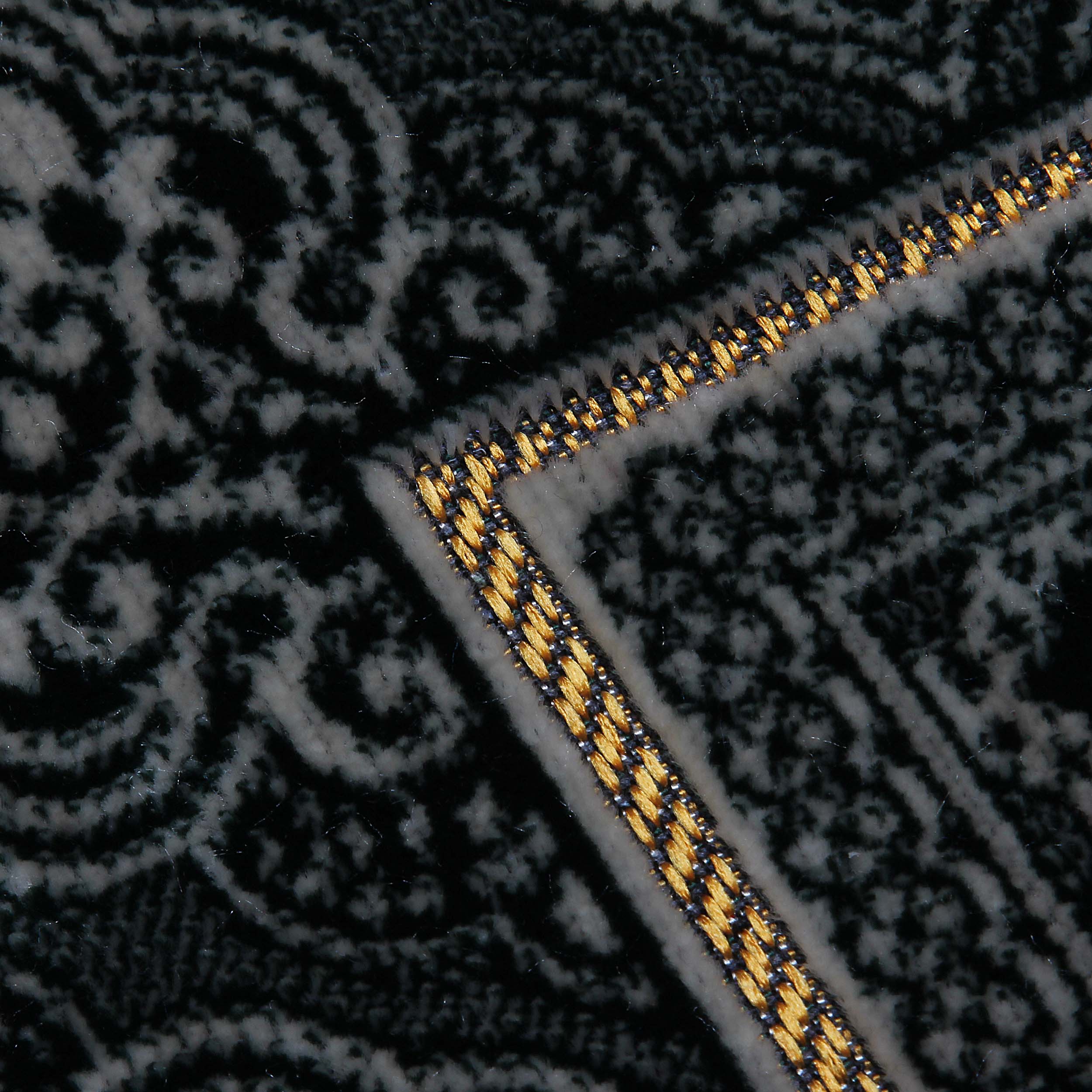 伊斯兰天鹅绒加厚祈祷毯 – Janamaz Sajadah 黑色