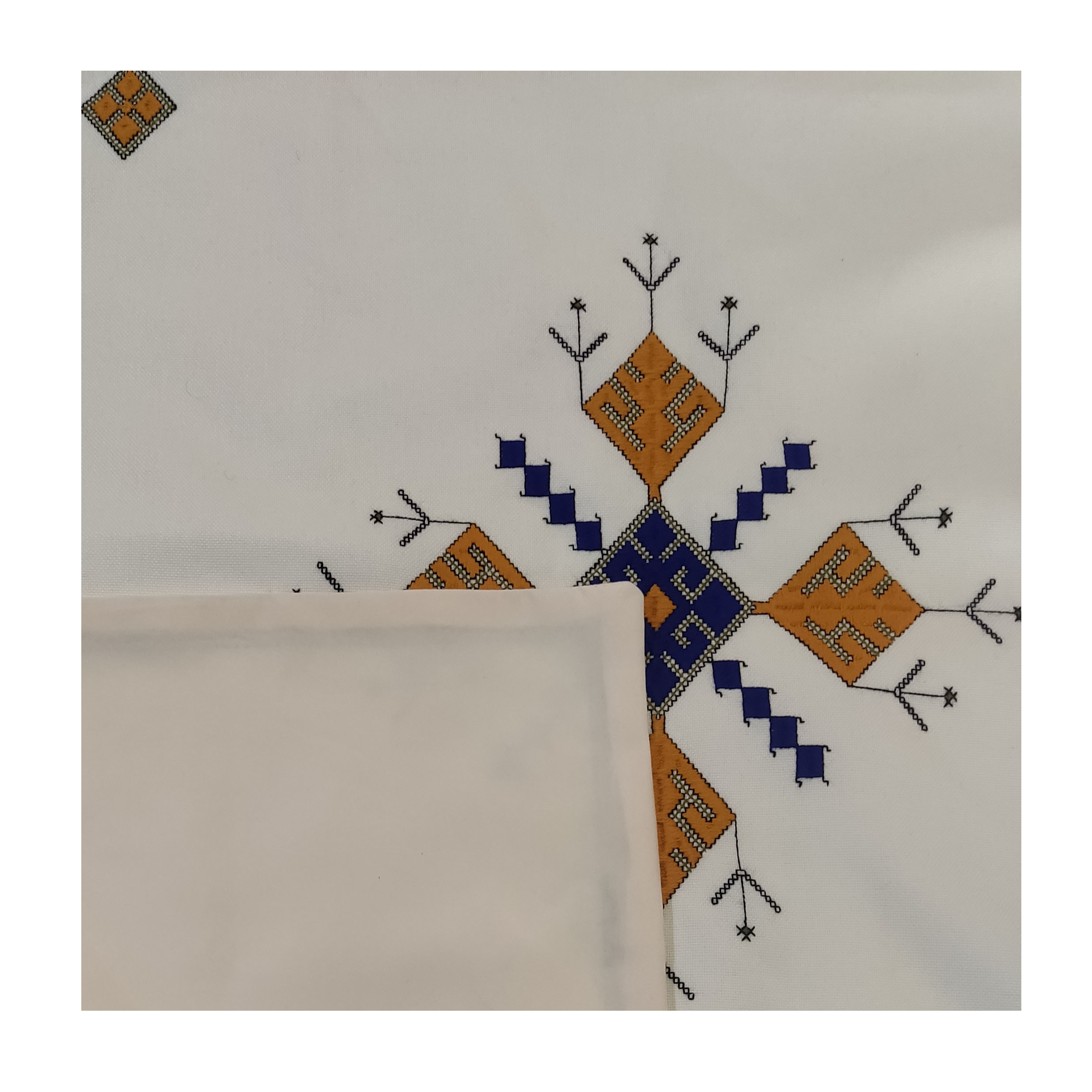 波斯苏扎尼桌布 – 传统巴洛奇手工刺绣