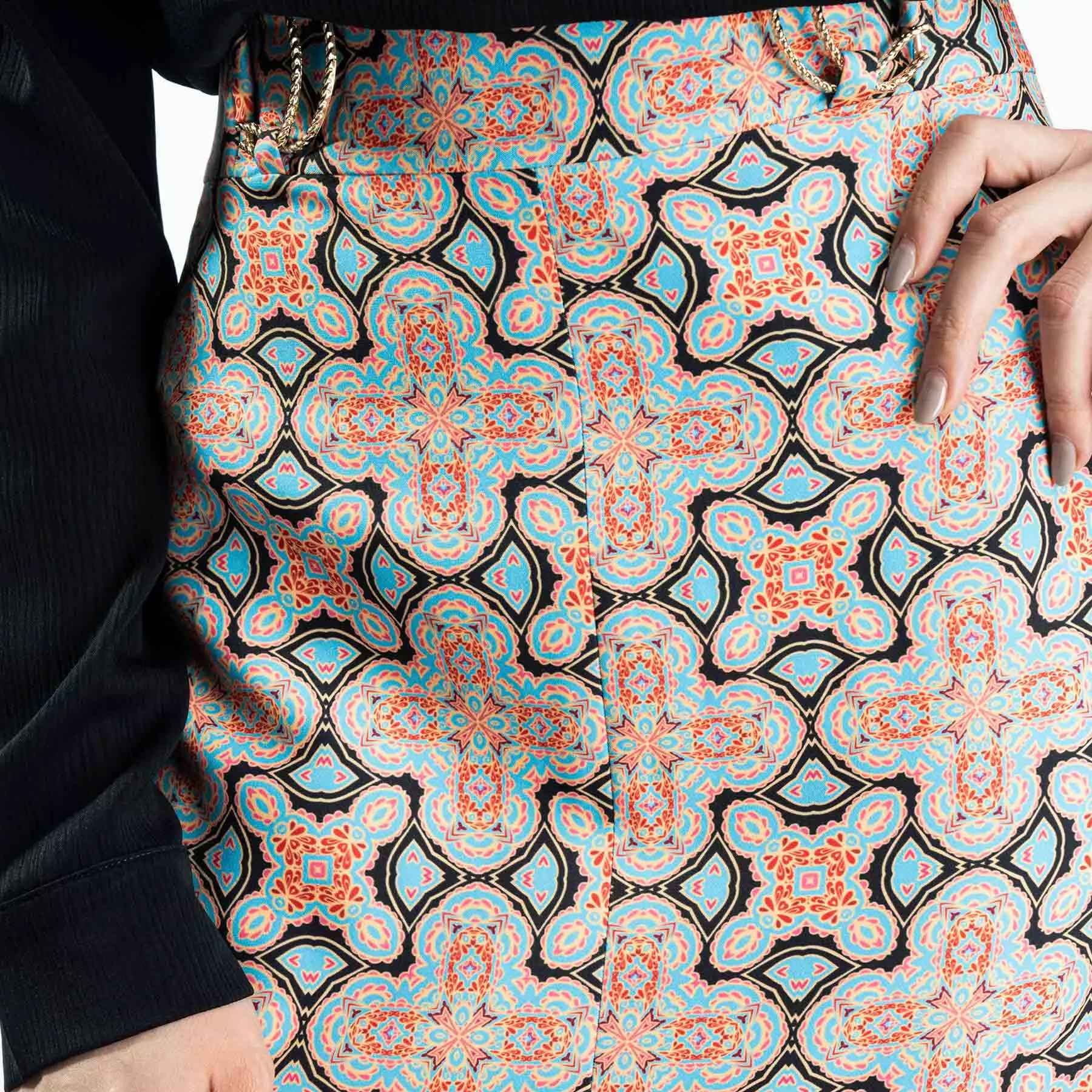 波斯紧身女款半身裙,无缝设计