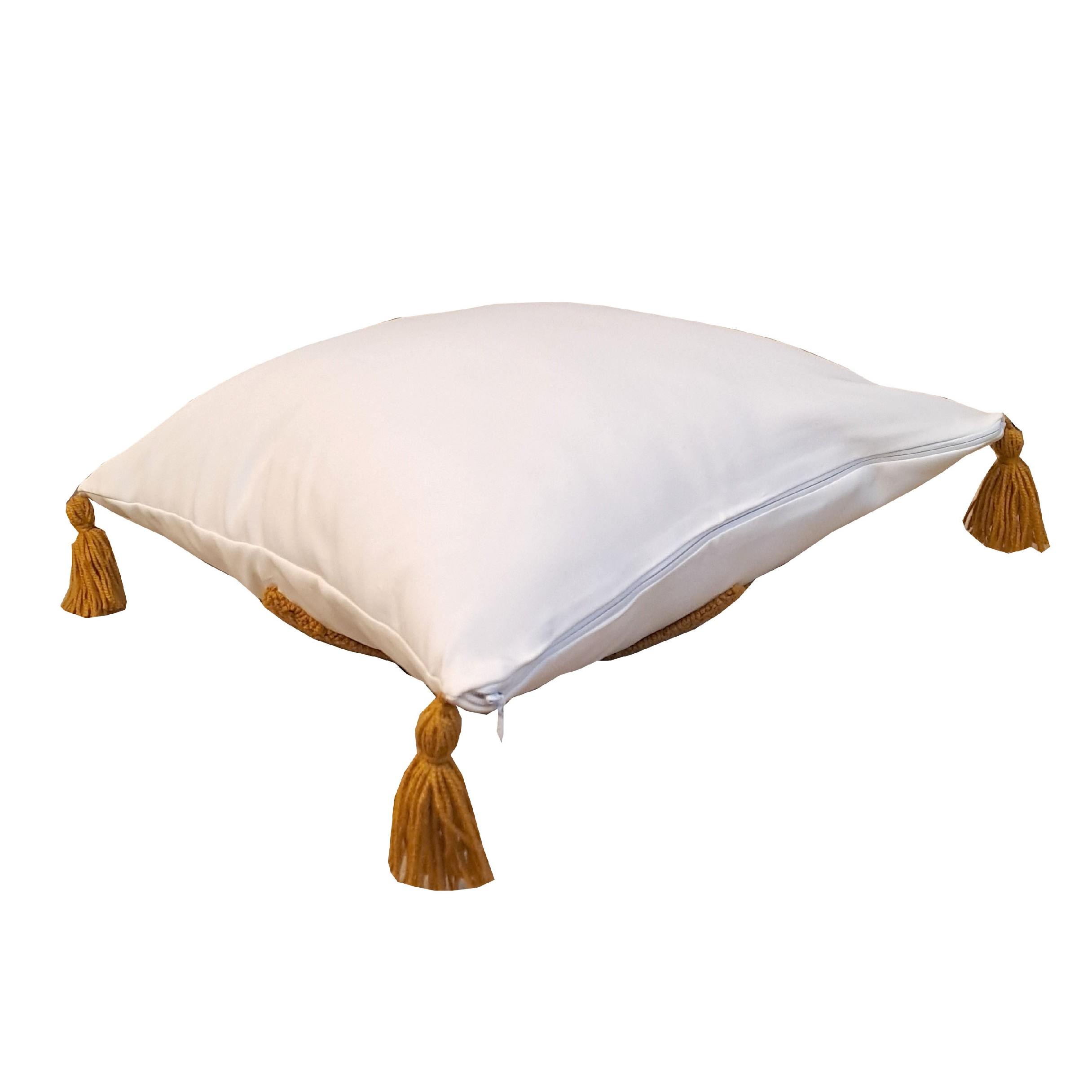 打结绣靠垫套 – 刺绣工艺优雅设计