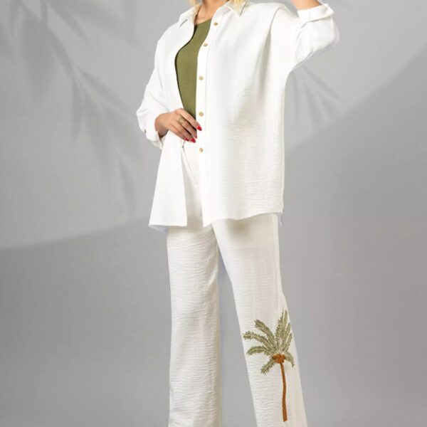 女款Manto+裤子套装，刺绣设计