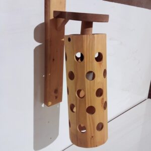 可调木质墙壁灯 – 镂空设计