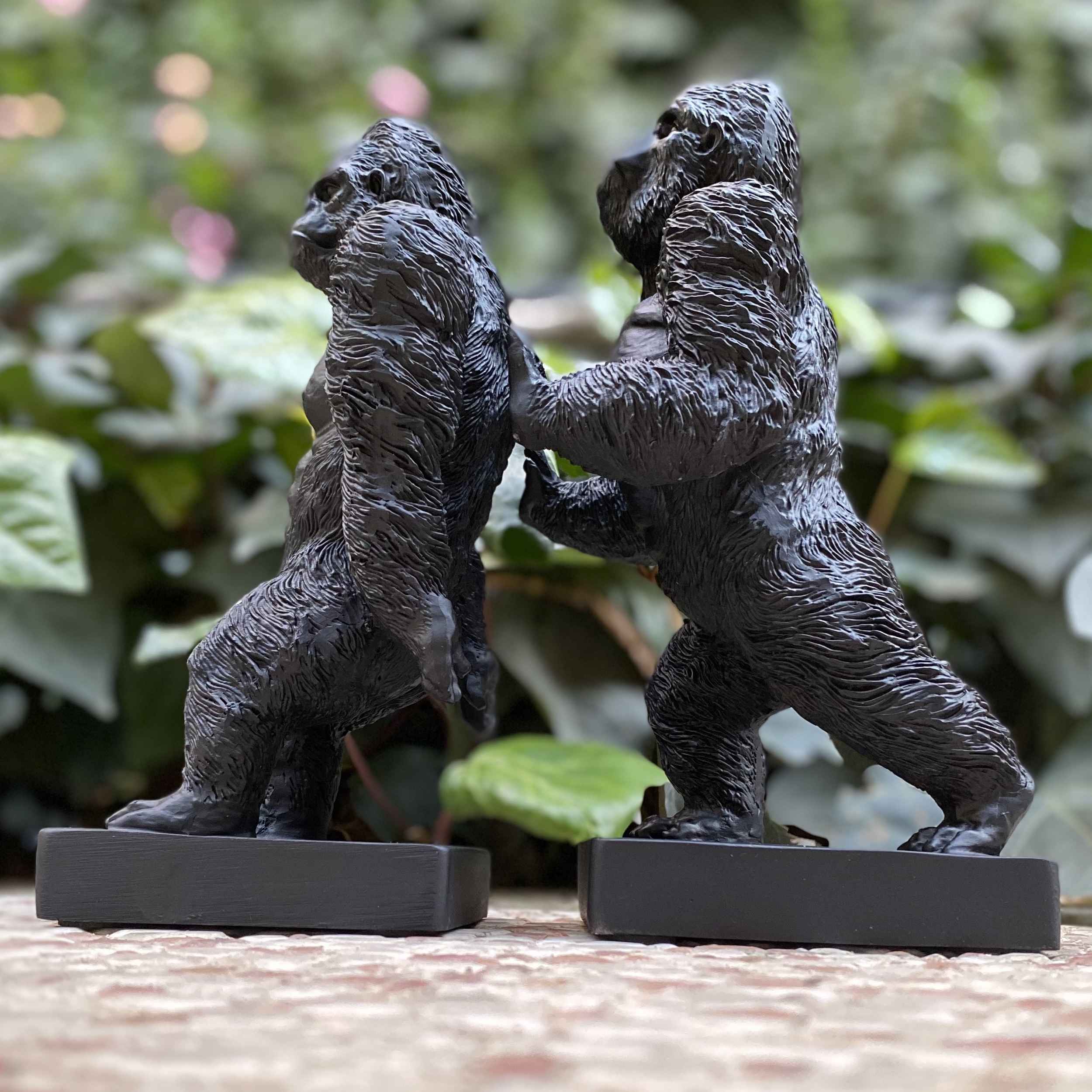 大猩猩设计装饰书挡 – 创意空间的大胆点缀